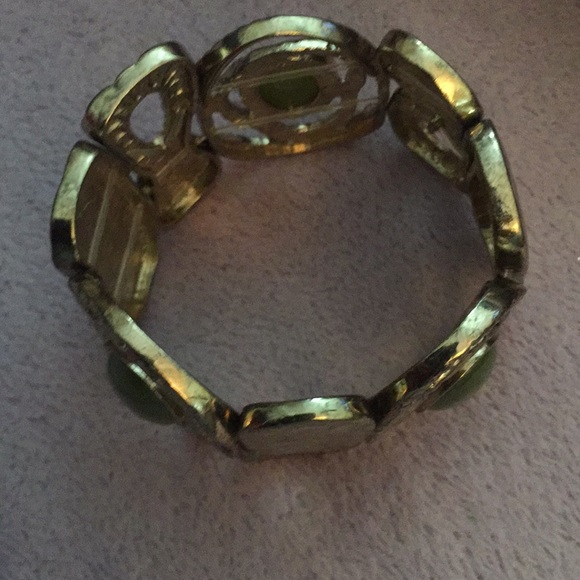 Gold n Green Bracelet!  EUC. NWOT. NEVER WORN❣️ - Picture 2 of 4